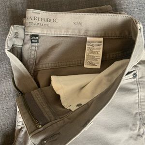 Men’s Pants, Banana Republic “The Traveler” 32x34